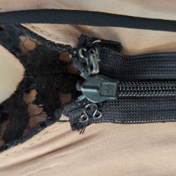 Astr Long Sleeve Lace Romper - Picture 13 of 16